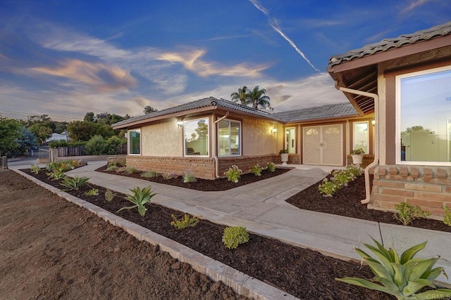 929 Chumash Trl, Vista, CA 92084 - single story home featuring brick siding and a tile roof