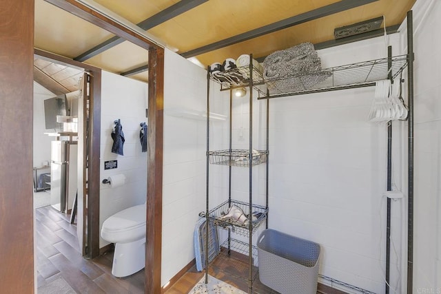 929 Chumash Trl, Vista, CA 92084 - bathroom with wood finished floors