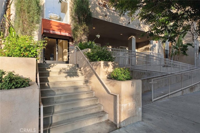 9610 Zelzah Ave Unit 105, Northridge, CA 91325 - view of staircase