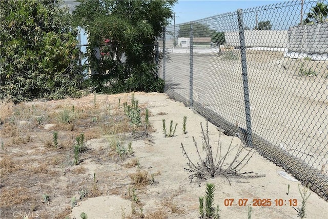 28986 Merris St, Highland, CA 92346 - view of yard