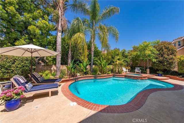 968 Saddlehorn Pl, Newbury Park, CA 91320 - view of pool with a patio area and a pool with connected hot tub