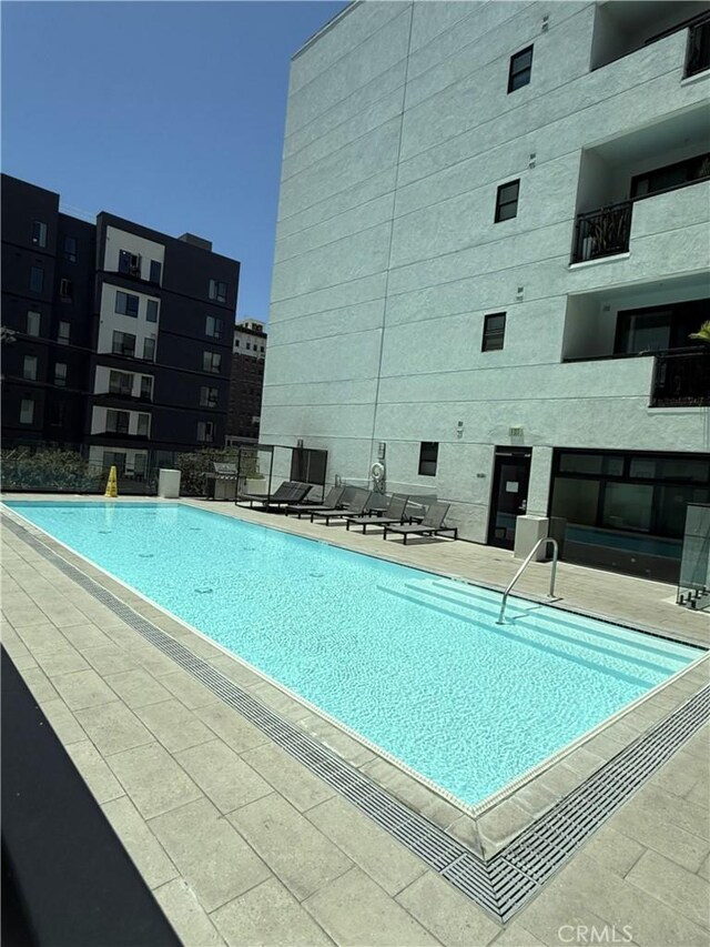 1234 Wilshire Blvd Unit 330, Los Angeles, CA 90017 - view of community pool