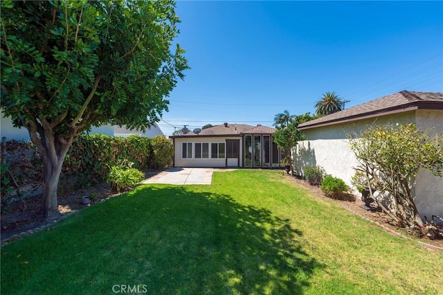 2605 Robinson St, Redondo Beach, CA 90278 - view of grassy yard with a patio