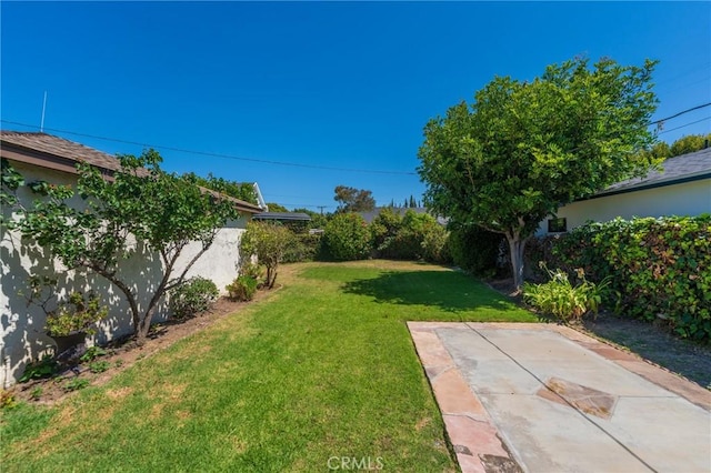 2605 Robinson St, Redondo Beach, CA 90278 - view of green lawn featuring a patio area