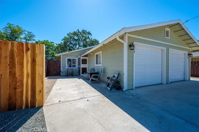 1812 Riverside Ave, Paso Robles, CA 93446 - view of side of property featuring a garage and driveway