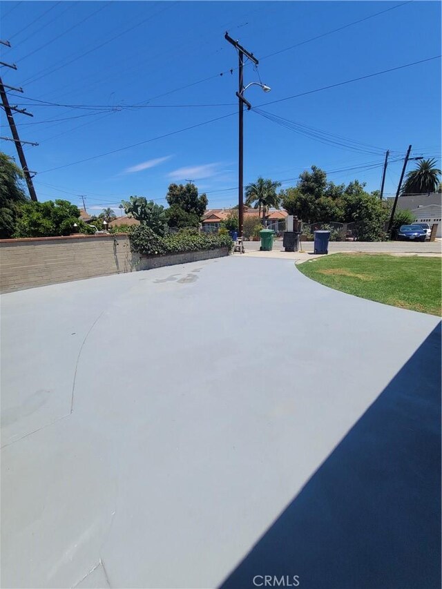 8339 Manzanar Ave, Pico Rivera, CA 90660 - view of yard