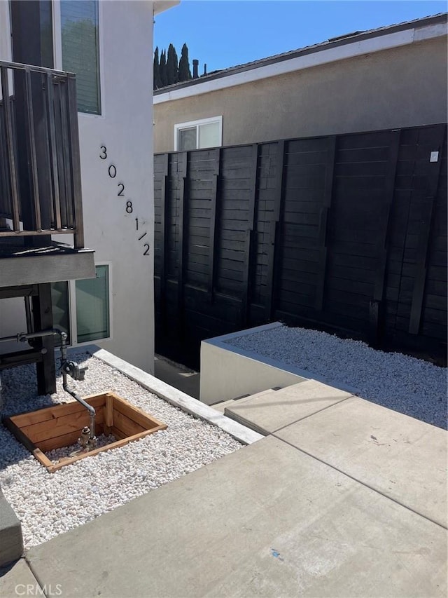 3028 E 1st St, Los Angeles, CA 90063 - view of patio with mail area