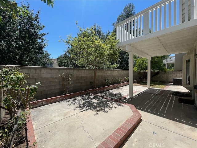16340 Willowmist Ct, Chino Hills, CA 91709 - fenced backyard with a patio area