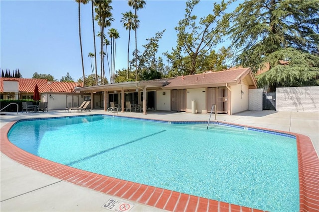662 Via Zapata, Riverside, CA 92507 - community pool featuring a patio area