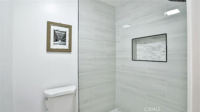8810 Hewitt Pl Unit 2, Garden Grove, CA 92844 - full bathroom with a tile shower and toilet