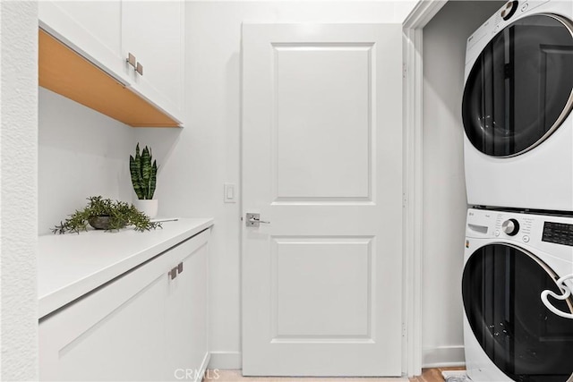 90 Harness Way, Rancho Mission Viejo, CA 92694 - laundry room featuring estacked washer and dryer