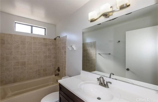 1549 W 146th St Unit 9, Gardena, CA 90247 - full bath with vanity and washtub / shower combination