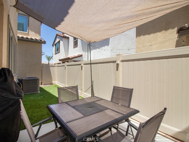 29425 Bovenzi Way, Winchester, CA 92596 - fenced backyard with outdoor dining space