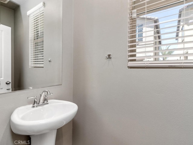 29425 Bovenzi Way, Winchester, CA 92596 - bathroom featuring a sink