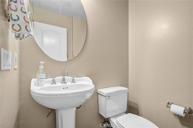 2019 Arnold Way, Fullerton, CA 92833 - bathroom featuring toilet and a sink