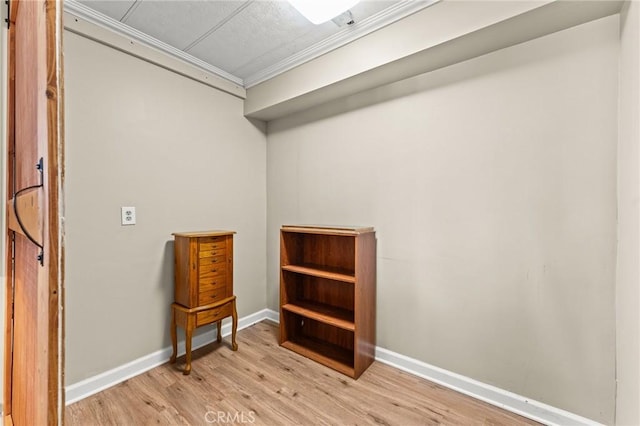 41050 Mohawk Cir, Cherry Valley, CA 92223 - walk in closet with light wood-style flooring