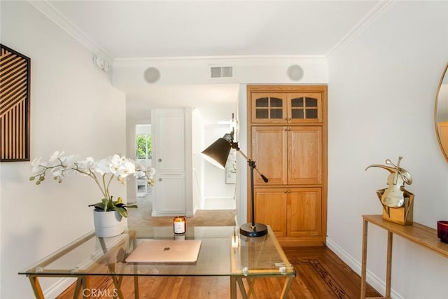 4320 W Kling St Unit 27, Burbank, CA 91505 - foyer with crown molding and dark wood-style flooring