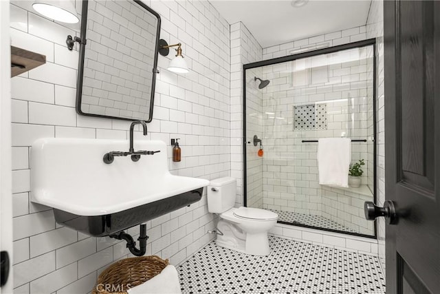 3959 Paseo Ln, Cresta, Corona, CA 92881 - full bath with tile walls, a shower stall, pet washing area, and tile patterned flooring