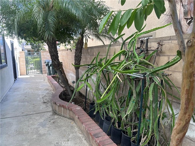 16461 Medinah St, Fontana, CA 92336 - view of property exterior