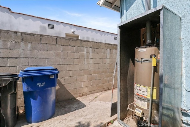 2734 S Redondo Blvd, Los Angeles, CA 90016 - exterior view of water heater