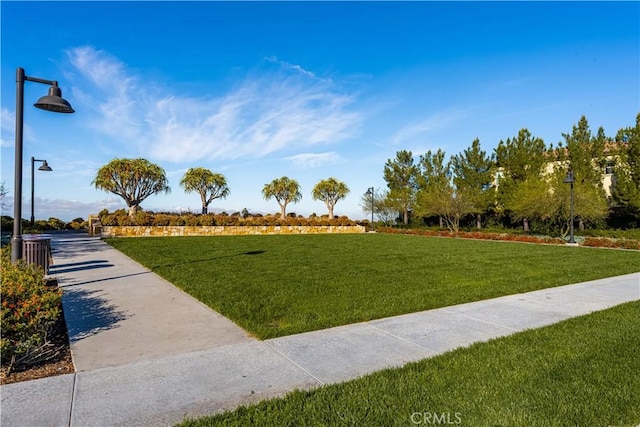 152 Plum Lily, Irvine, CA 92618 - surrounding community featuring a lawn