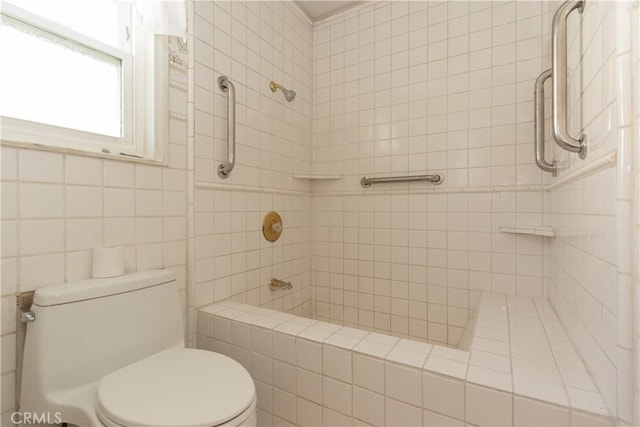 27021 Moro Azul, Mission Viejo, CA 92691 - bathroom with tiled shower and toilet
