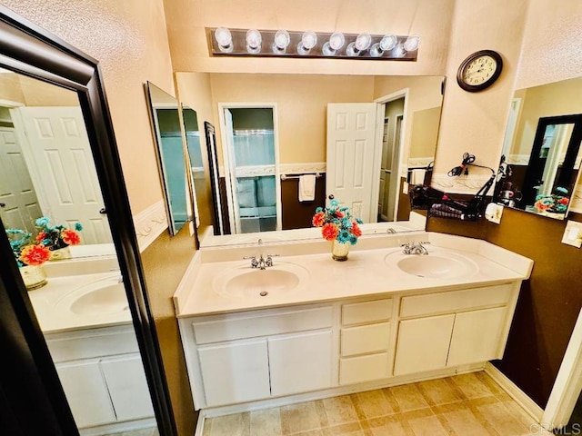 1670 Hillsborough St, Chula Vista, CA 91913 - full bath with double vanity
