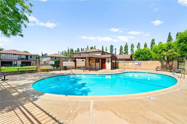 1105 W Calle De La Luna Unit 4, Azusa, CA 91702 - community pool with a patio area