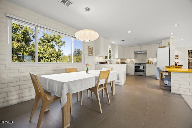 4530 Hendrickson Rd, Ojai, CA 93023 - dining area with recessed lighting