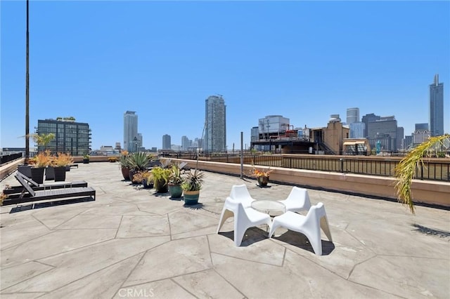 215 W 7th St Unit 1108, Los Angeles, CA 90014 - view of patio / terrace featuring a view of skyline