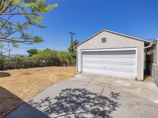 2623 N Parish Pl, Burbank, CA 91504 - view of detached garage