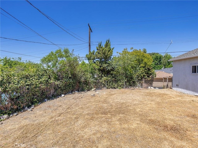 2623 N Parish Pl, Burbank, CA 91504 - view of yard