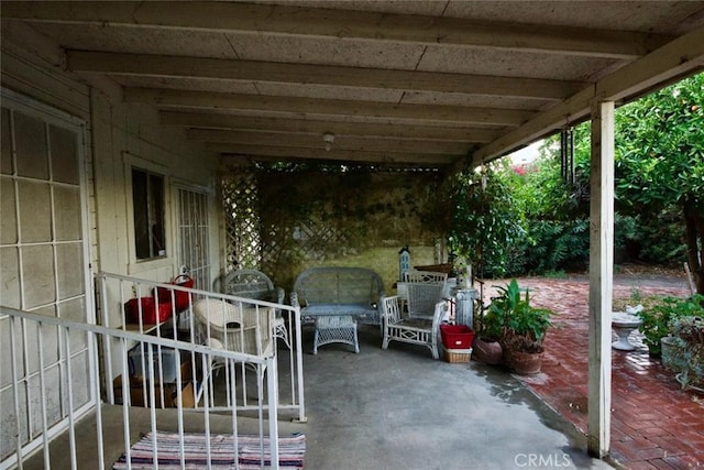 937 E 6th St, Madera, CA 93638 - view of patio