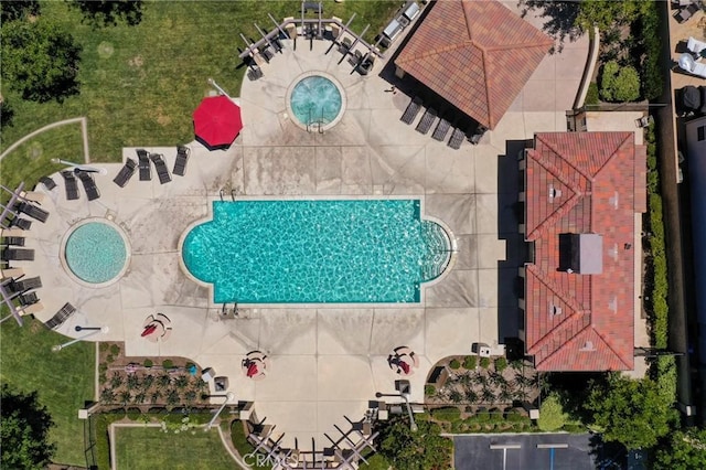 28245 Nield Ct, Saugus, CA 91350 - bird's eye view of a pool