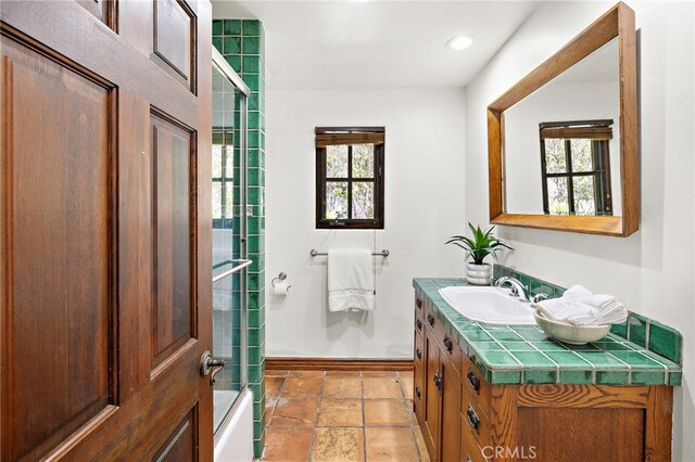 2575 Temple Hills Dr, Laguna Beach, CA 92651 - full bath with vanity, healthy amount of natural light, bath / shower combo with glass door, and recessed lighting