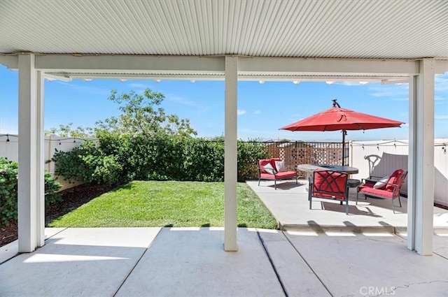 7346 Garnet Ridge Rd, Jurupa Valley, CA 92509 - fenced backyard with a patio