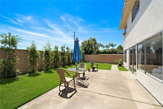 20822 Skimmer Ln, Huntington Beach, CA 92646 - fenced backyard with a patio