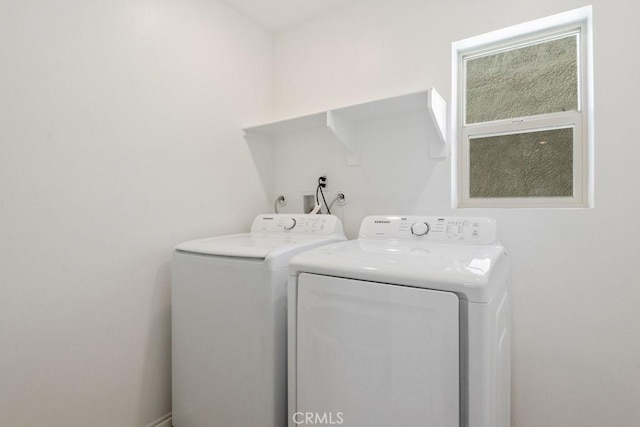 32985 Middlegate Pl, Lake Elsinore, CA 92530 - washroom featuring washing machine and dryer