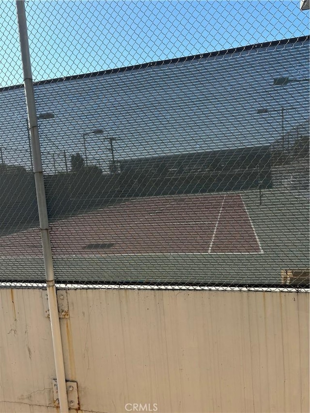 5585 E Pacific Coast Hwy Unit 154, Long Beach, CA 90804 - view of tennis court