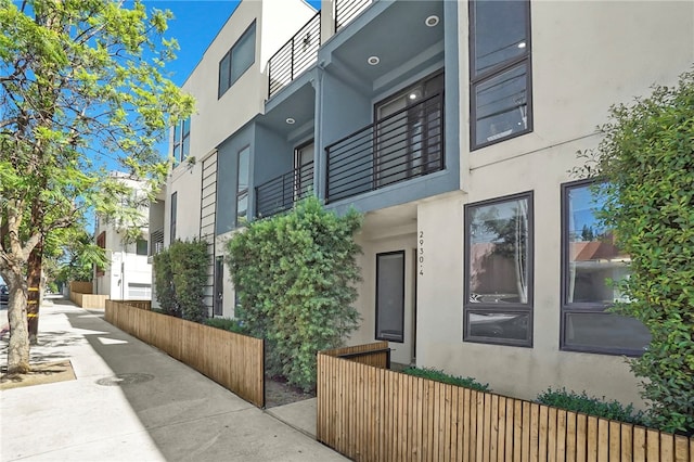 2930 Rowena Ave Unit 4, Los Angeles, CA 90039 - view of building exterior