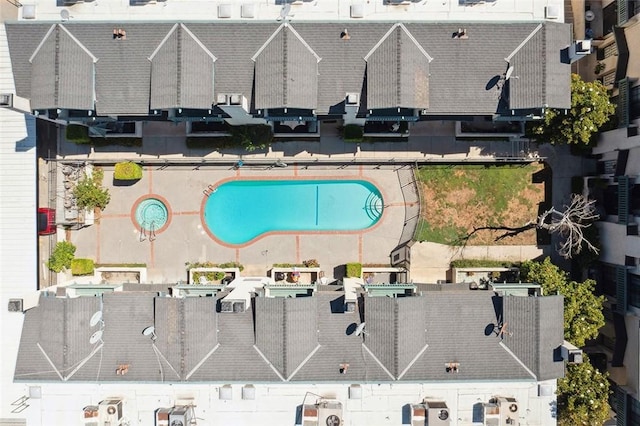 14325 Foothill Blvd Unit 34, Sylmar, CA 91342 - bird's eye view of a pool