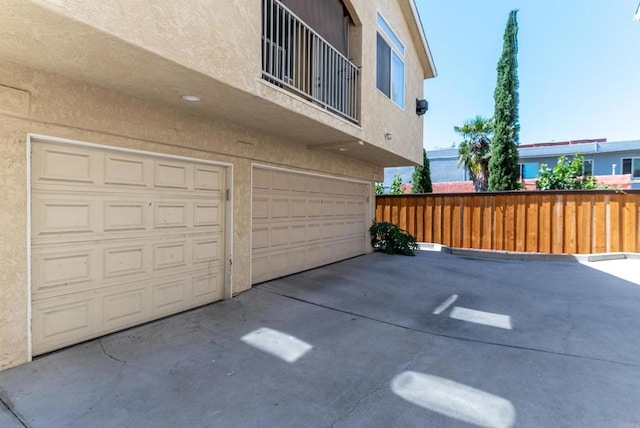 4658 Ohio St, San Diego, CA 92116 - garage with driveway