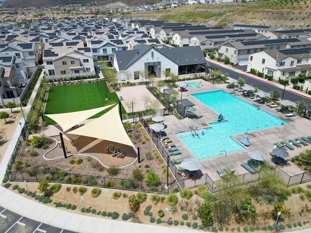 220 Perennial Pl, Fallbrook, CA 92028 - community pool with a residential view