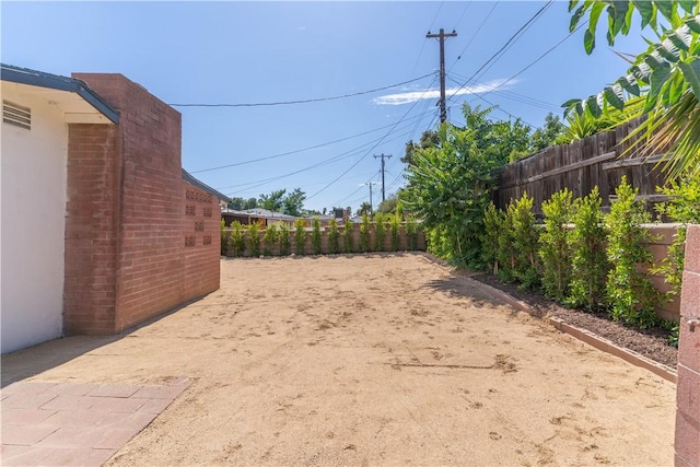 19436 Chaparral St, Rialto, CA 92376 - view of yard