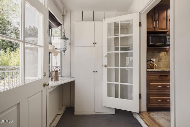 3254 Los Olivos Ln, La Crescenta, CA 91214 - entryway with healthy amount of natural light