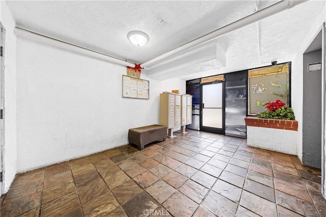 1629 Cherry Ave Unit 102, Long Beach, CA 90813 - lobby with a textured ceiling