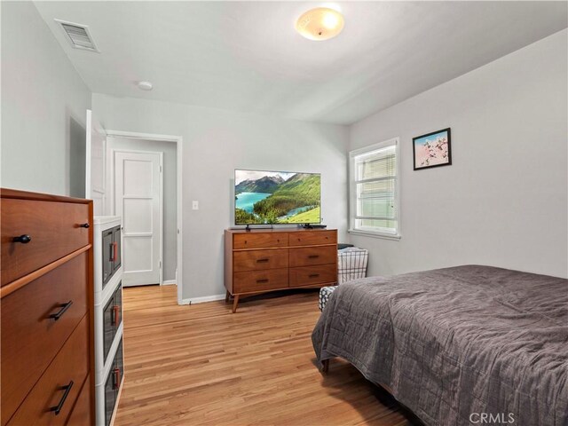 1511 N Maple St, Burbank, CA 91505 - bedroom featuring light wood-type flooring and baseboards