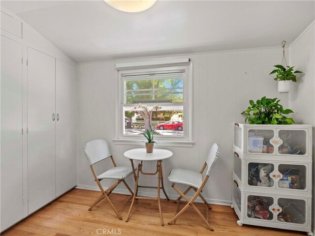 1511 N Maple St, Burbank, CA 91505 - sitting room with light wood-style flooring and lofted ceiling