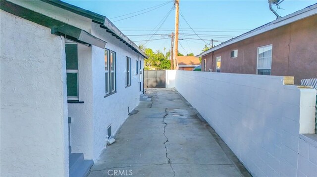 9218 Hooper Ave, Los Angeles, CA 90002 - view of side of property featuring stucco siding