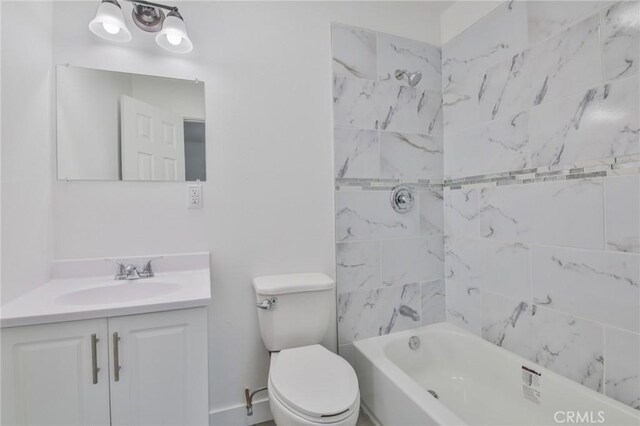 9218 Hooper Ave, Los Angeles, CA 90002 - bathroom featuring vanity and shower / bath combination